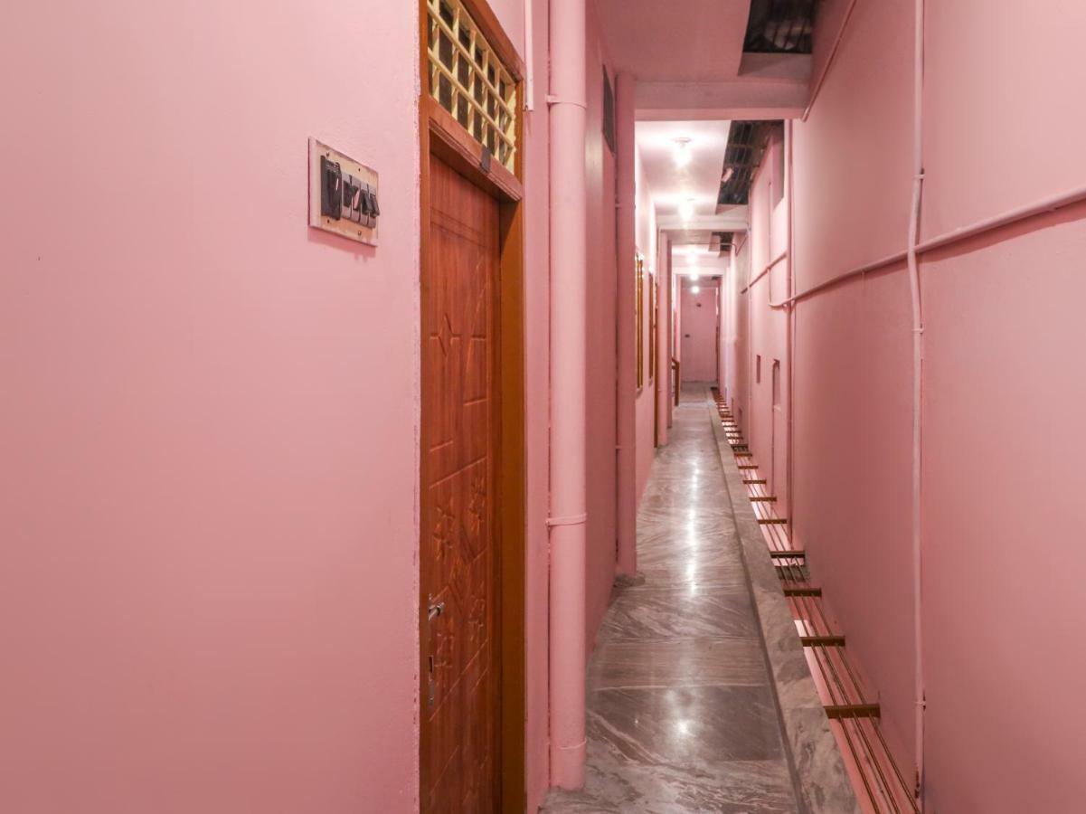 Готель Oyo 46737 Sri Annamalai Residency Тіруваннамалай Екстер'єр фото